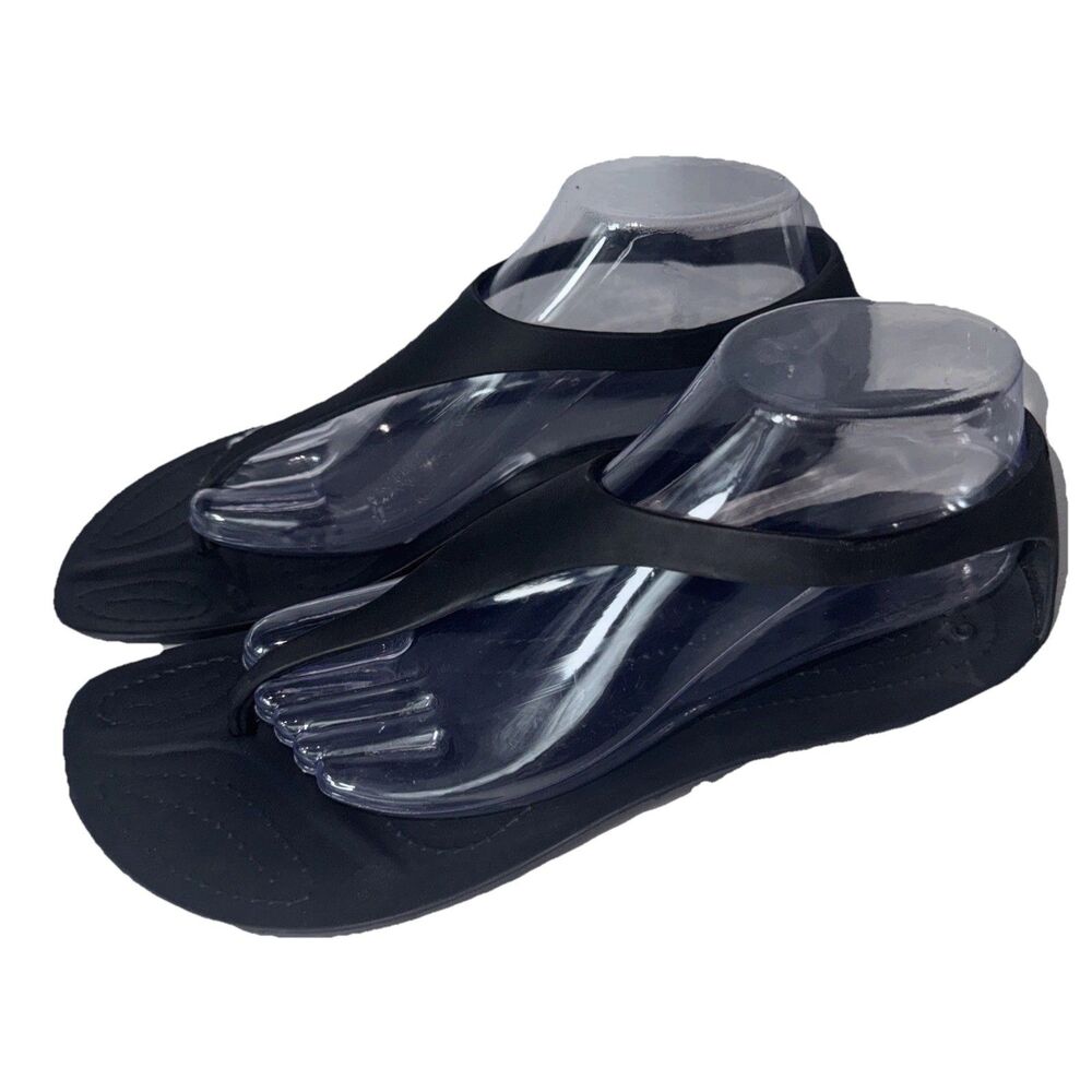 Crocs Sexi Serena Sandals Women’s Size 11 Black Thong Lightweight Comfort